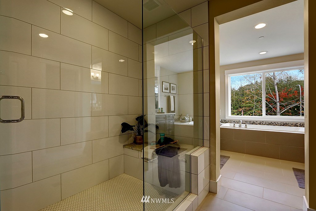 10041 Northeast 162nd Street Bothell, WA 98011 - Photo 11 of 17 Gallery Image 11