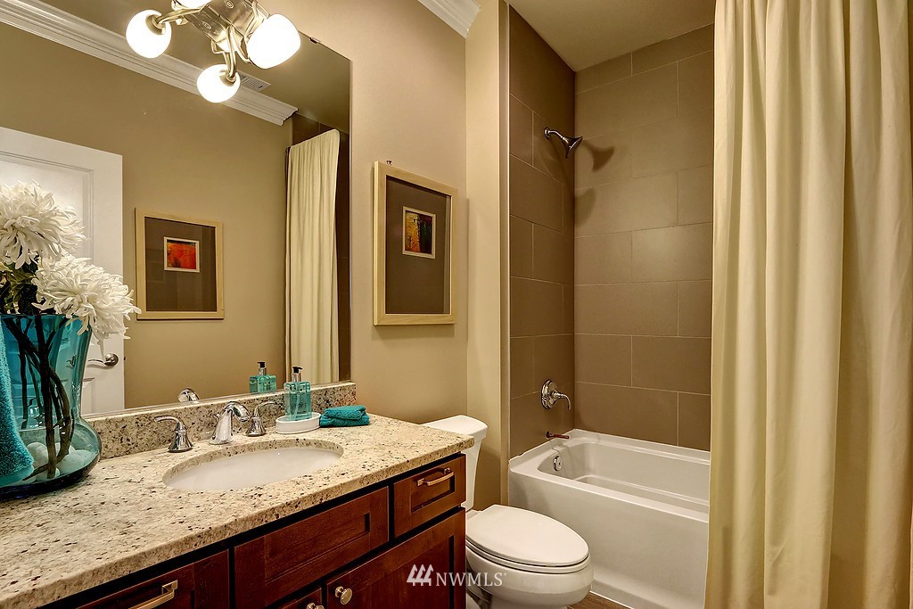 10041 Northeast 162nd Street Bothell, WA 98011 - Photo 13 of 17 Gallery Image 13