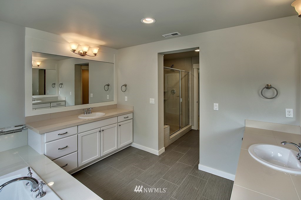 10041 Northeast 162nd Street Bothell, WA 98011 - Photo 3 of 17 Gallery Image 3