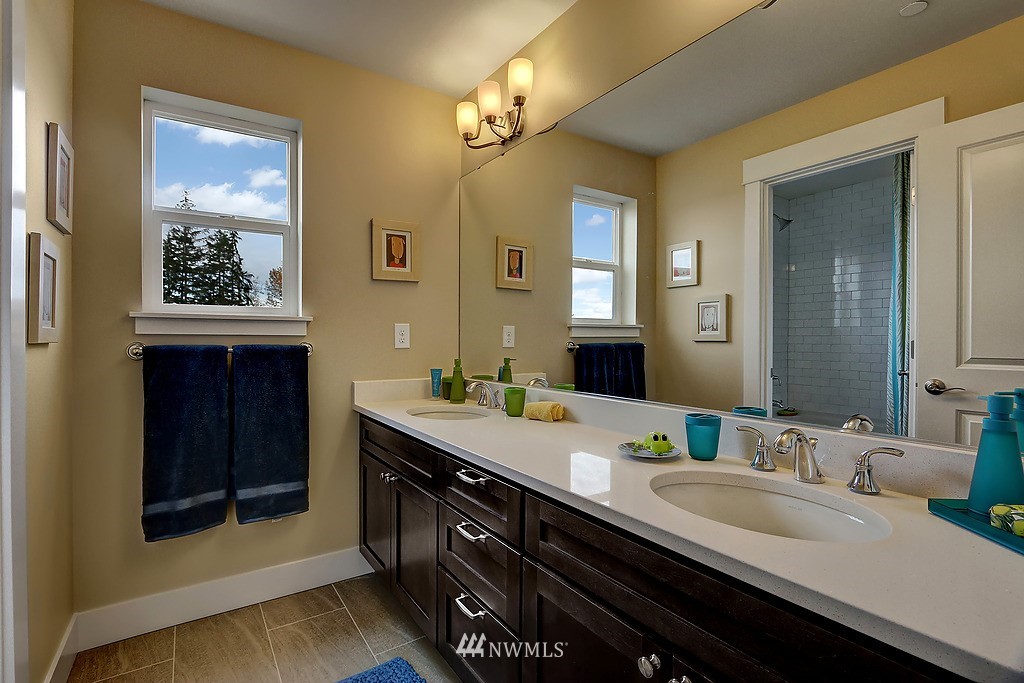 10041 Northeast 162nd Street Bothell, WA 98011 - Photo 8 of 17 Gallery Image 8