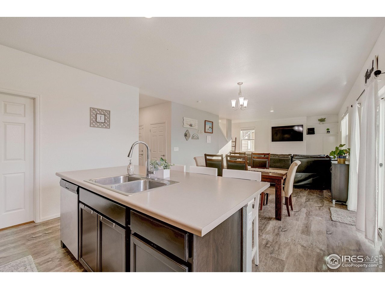 327 Central Avenue Severance, CO 80550 - Photo 13 of 40