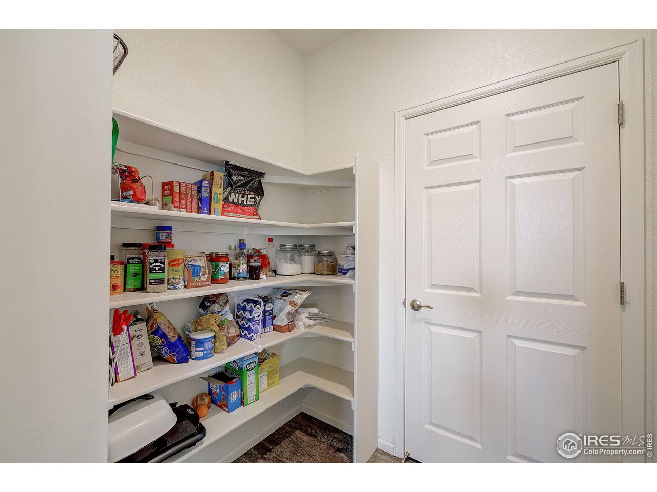 327 Central Avenue Severance, CO 80550 - Photo 15 of 40