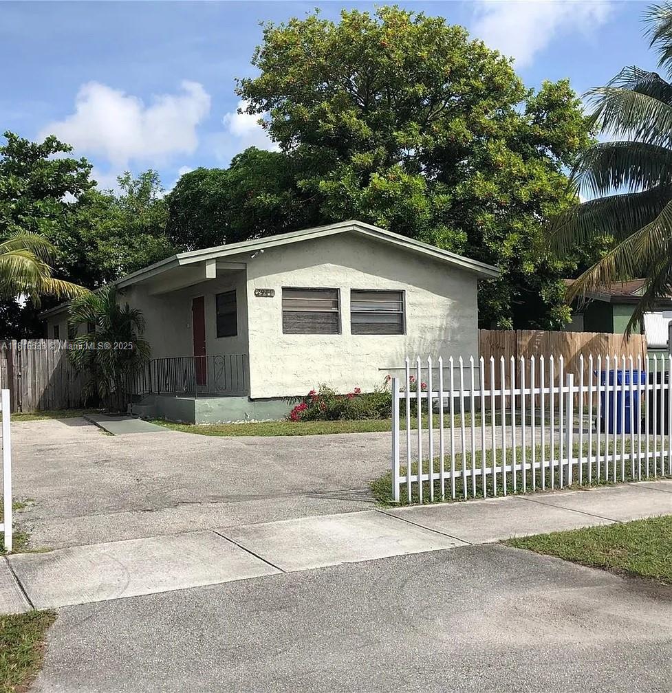 2941 Northwest 25th St