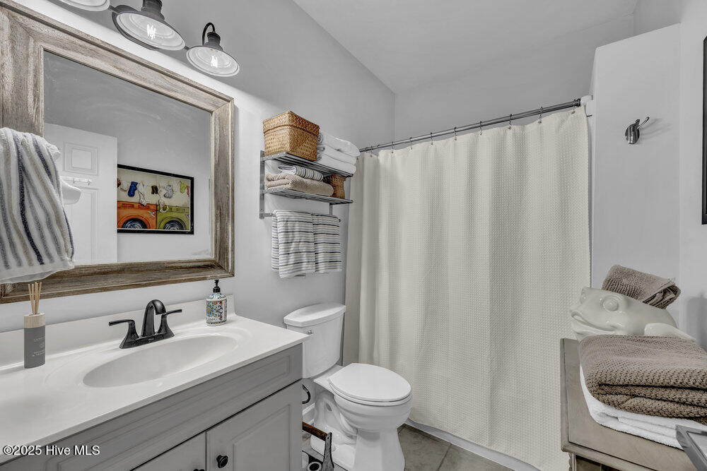 5104 Celline Court Wilmington, NC 28409 - Photo 15 of 40 Second Full Bathroom