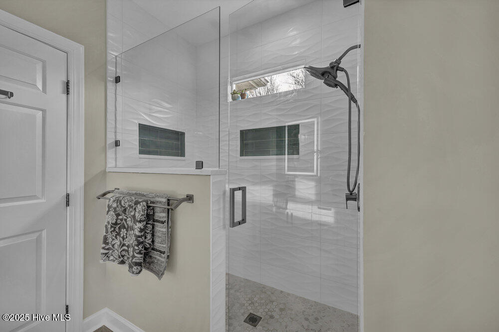 5104 Celline Court Wilmington, NC 28409 - Photo 20 of 40 Primary Bathroom