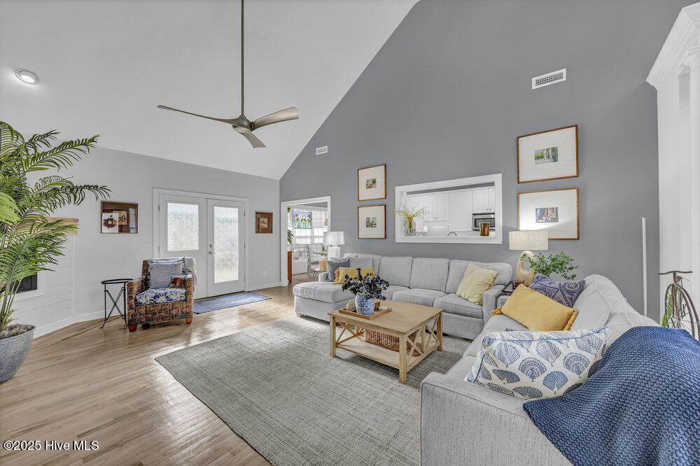 5104 Celline Court Wilmington, NC 28409 - Photo 5 of 40 Living Room