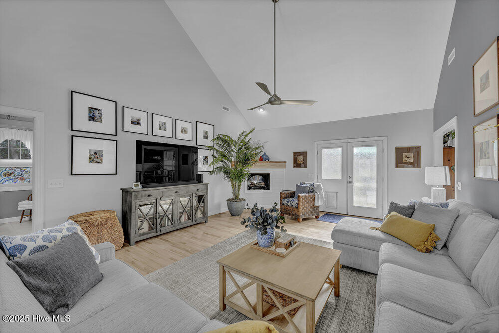 5104 Celline Court Wilmington, NC 28409 - Photo 6 of 40 Living Room
