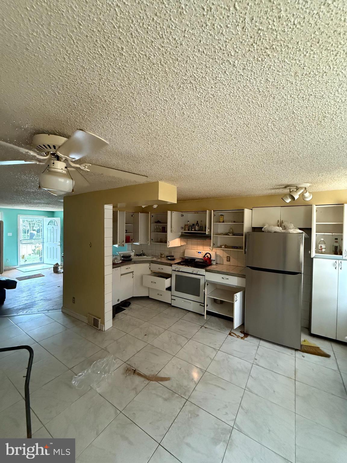 7650 Sherwood Road Philadelphia, PA 19151 - Photo 8 of 21 Gallery Image 8