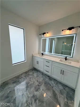 $374,900 | 490 Christopher Court, LaBelle, FL 33935