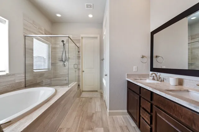 $525,000 | 10937 Wrenwood Manor, Houston, TX 77043