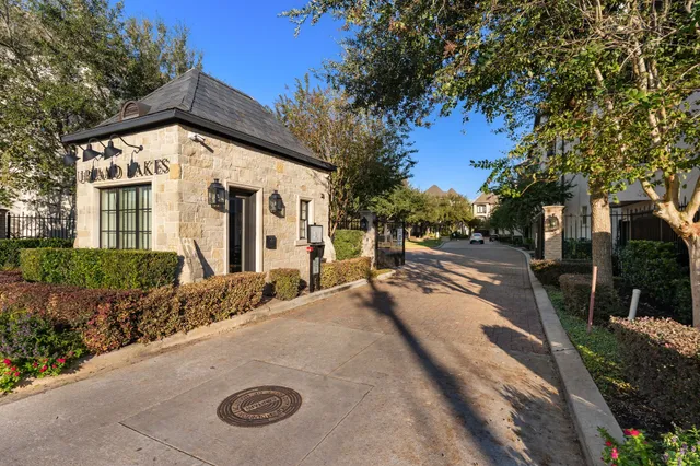 $525,000 | 10937 Wrenwood Manor, Houston, TX 77043