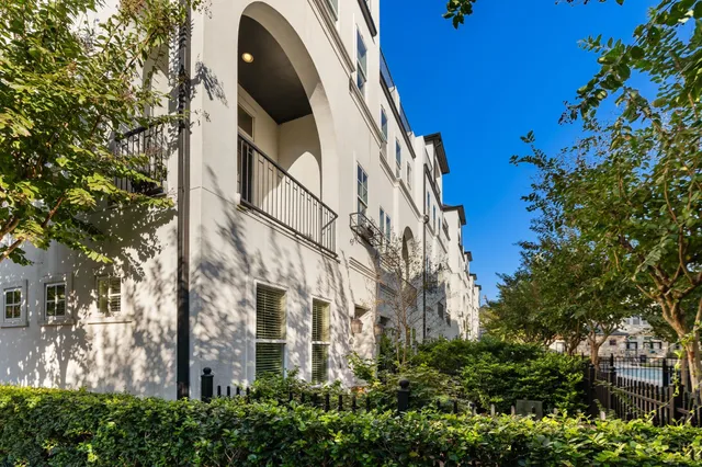 $525,000 | 10937 Wrenwood Manor, Houston, TX 77043