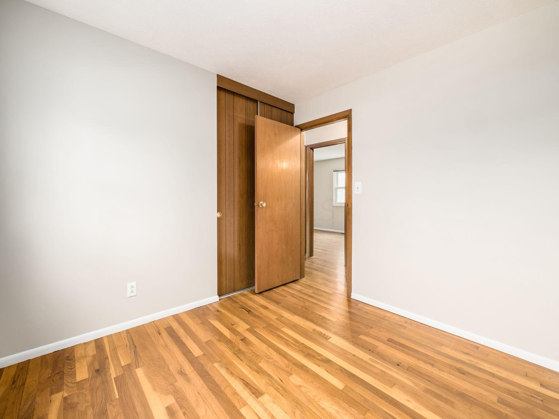 1591 Fall Brook Road Columbus, OH 43223 - Photo 14 of 32 Bedroom