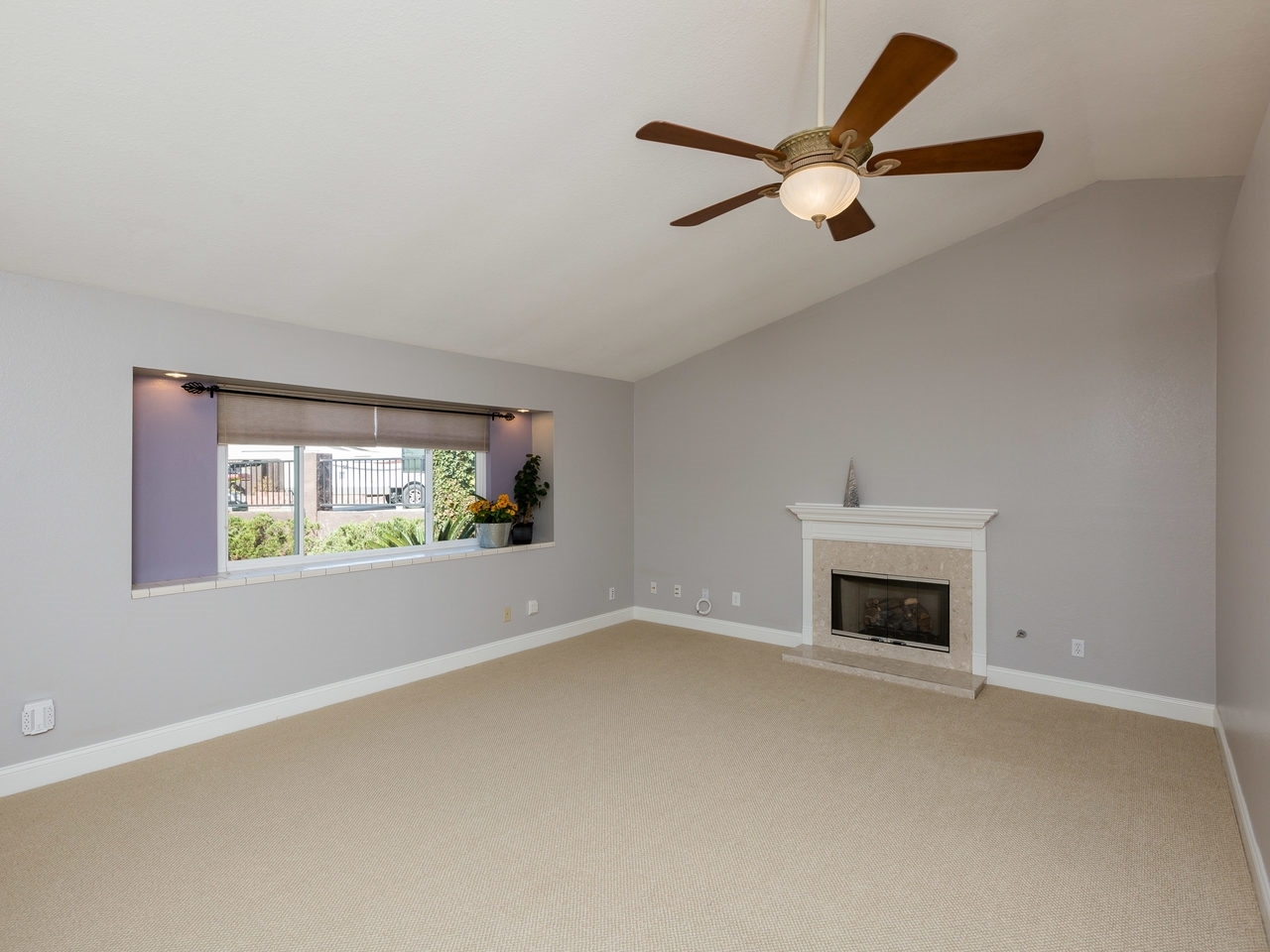 761 Hollowglen Road Oceanside, CA 92057 - Photo 5 of 24