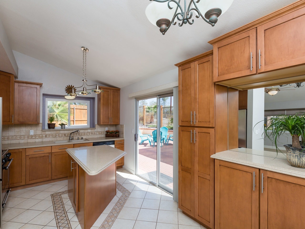 761 Hollowglen Road Oceanside, CA 92057 - Photo 9 of 24