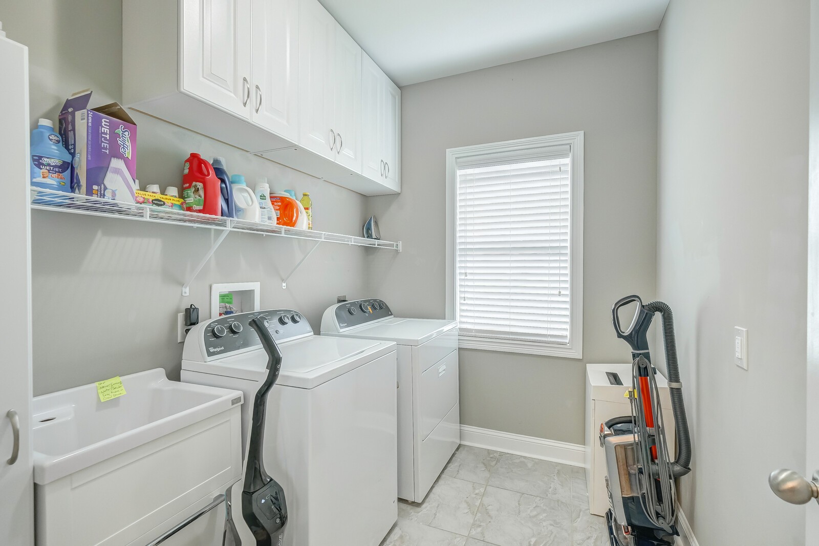 1487 Raven Road Clarksville, TN 37042 - Photo 15 of 44 a utility room with dryer and washer