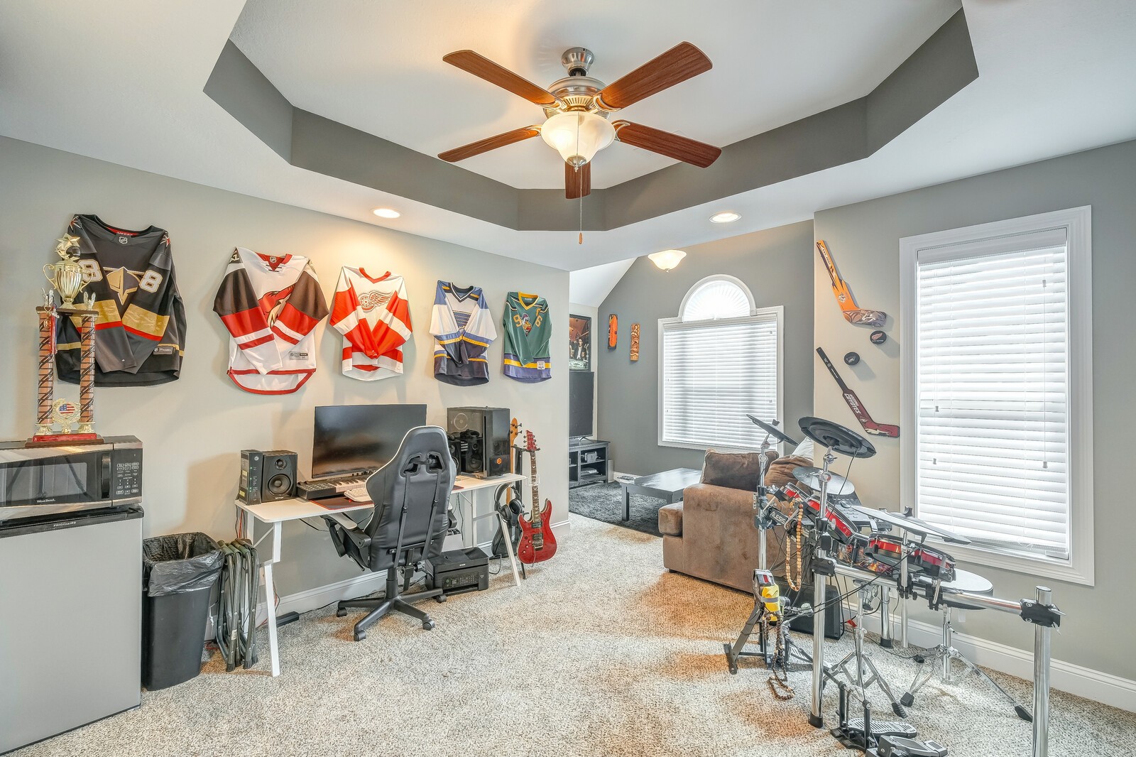 1487 Raven Road Clarksville, TN 37042 - Photo 35 of 44 a room with musical instruments