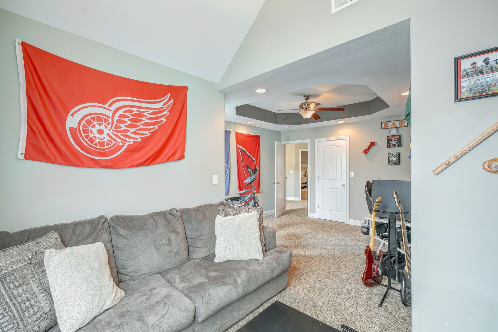 1487 Raven Road Clarksville, TN 37042 - Photo 37 of 44 a living room with furniture and wall space