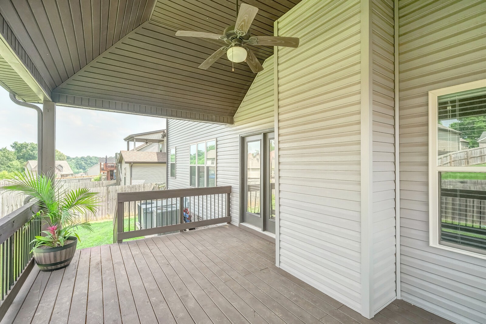 1487 Raven Road Clarksville, TN 37042 - Photo 41 of 44 a view of a balcony with furniture