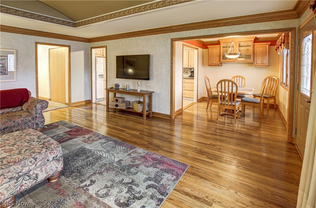 32301 Knobel Road Willowick, OH 44095 - Photo 6 of 35