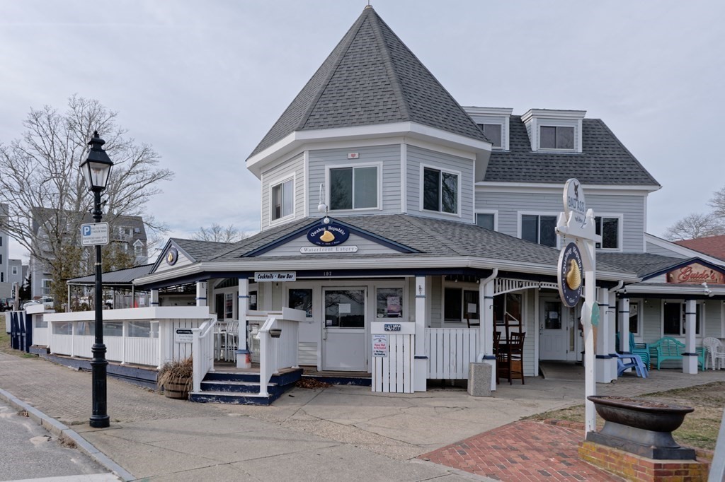 22 Union Avenue Wareham, MA 02571 - Photo 24 of 27 a front view of a building with a garden and deck