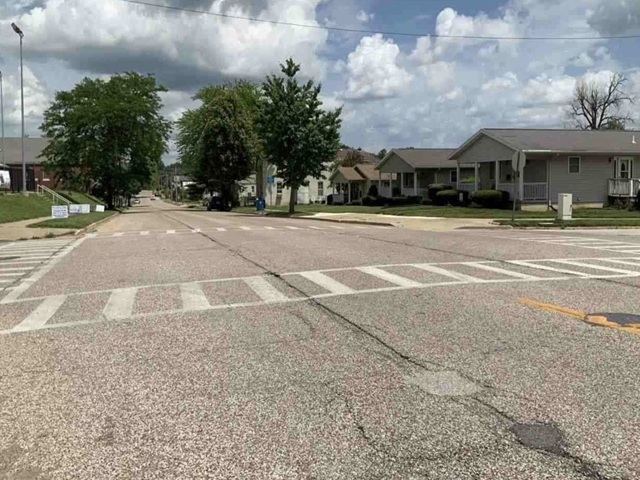 631 North 8th Street Quincy, IL 62301 - Photo 4 of 4