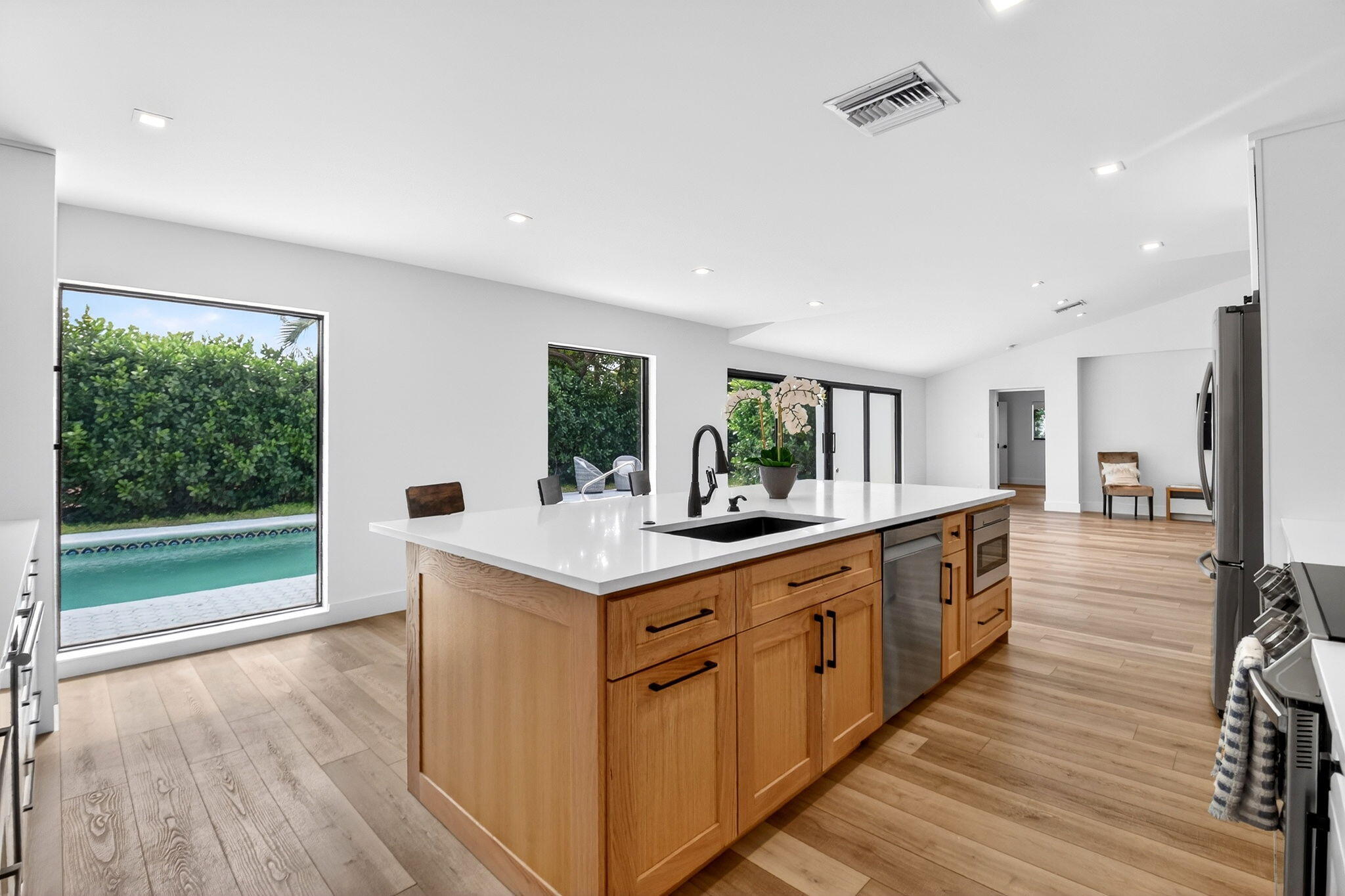 832 Appleby Street Boca Raton, FL 33487 - Photo 11 of 35 KITCHEN