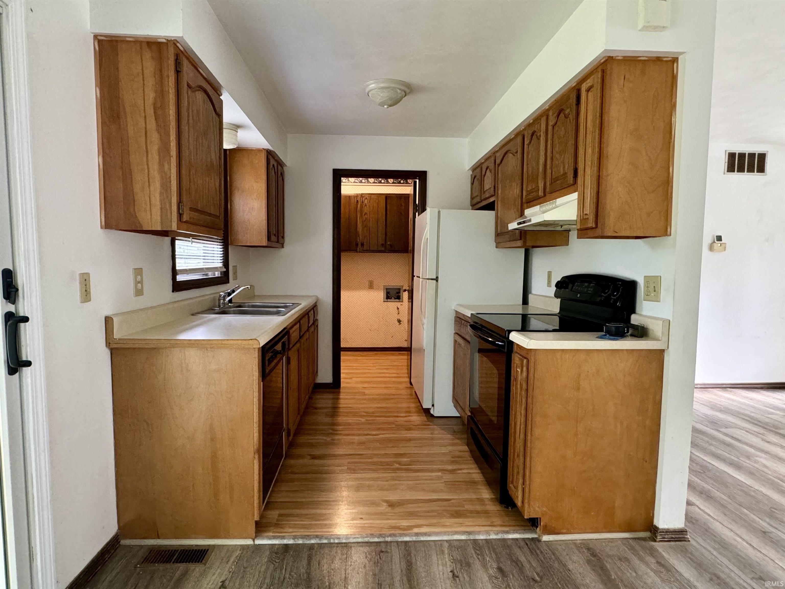 5128 South Harmony Road Bloomington, IN 47403 - Photo 4 of 10 Gallery Image 4