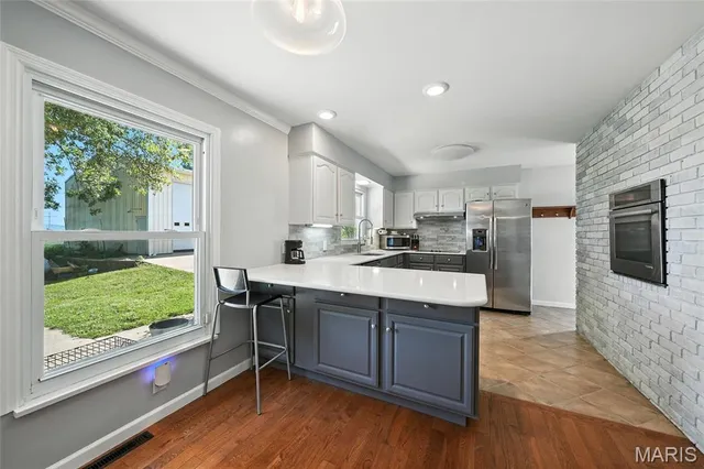 $585,000 | 7447 Highway 94, Portage Des Sioux, MO 63373