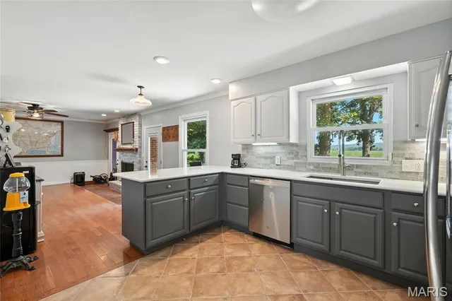 $585,000 | 7447 Highway 94, Portage Des Sioux, MO 63373