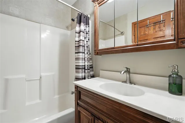 $585,000 | 7447 Highway 94, Portage Des Sioux, MO 63373