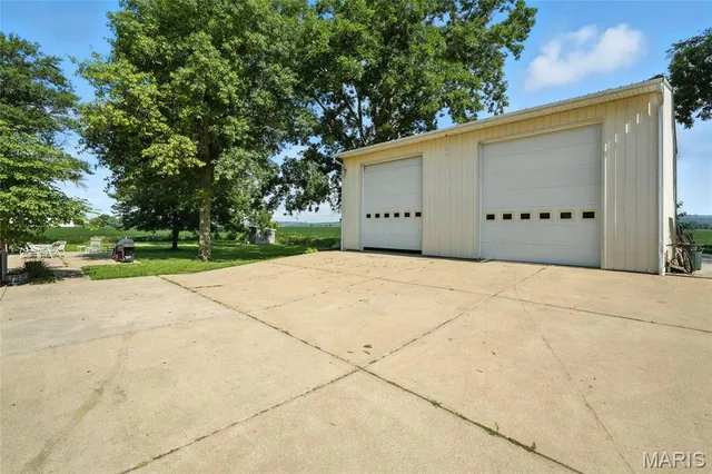 $585,000 | 7447 Highway 94, Portage Des Sioux, MO 63373