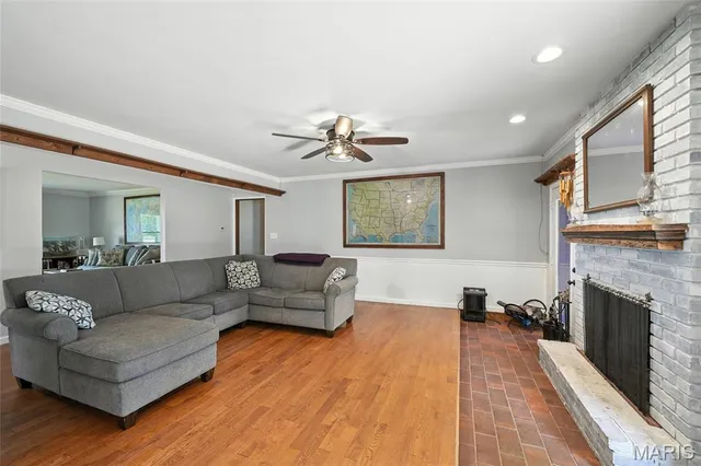 $585,000 | 7447 Highway 94, Portage Des Sioux, MO 63373