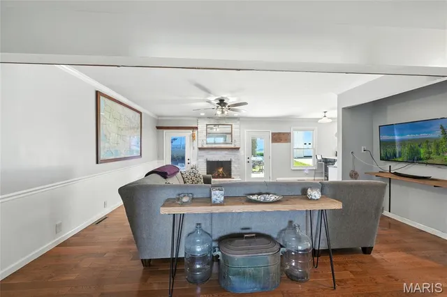 $585,000 | 7447 Highway 94, Portage Des Sioux, MO 63373