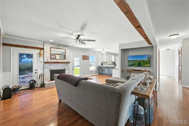 $585,000 | 7447 Highway 94, Portage Des Sioux, MO 63373