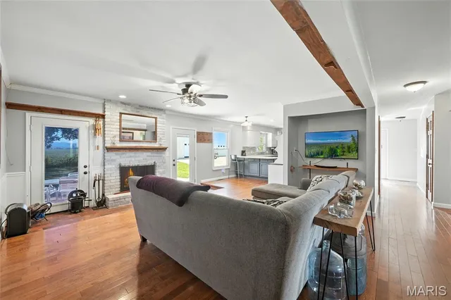 $585,000 | 7447 Highway 94, Portage Des Sioux, MO 63373