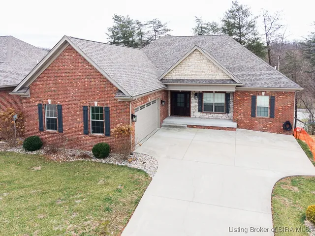 $585,000 | 2605 Deville Drive, Floyds Knobs, IN 47119