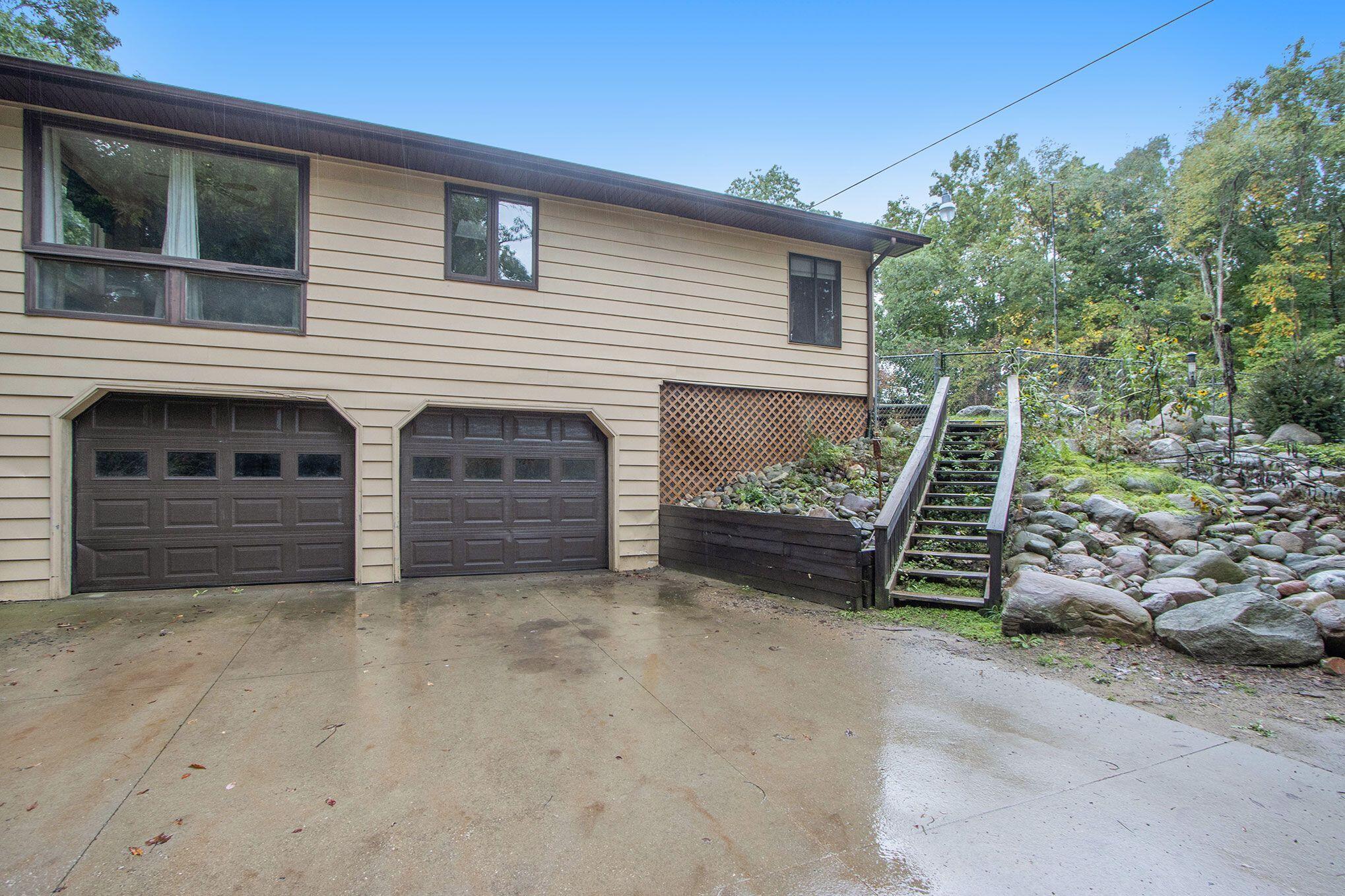 22601 Struwin Road Battle Creek, MI 49017 - Photo 3 of 26 2