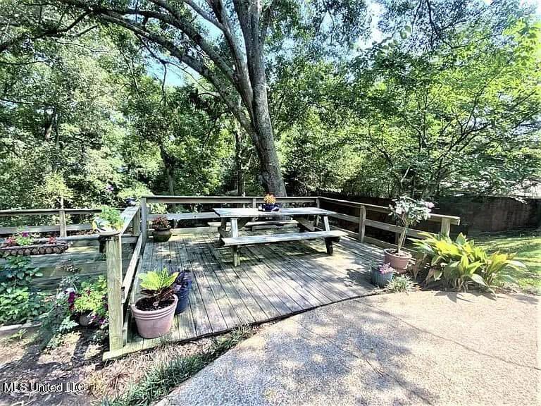 205 Hurricane Road Natchez, MS 39120 - Photo 5 of 28 IMG_4776