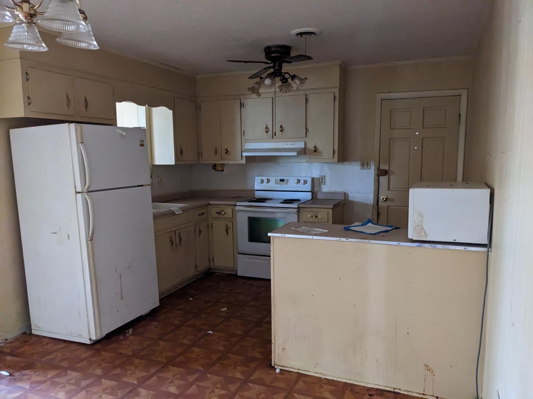 2301 Hardwick Road Augusta, GA 30906 - Photo 3 of 7 2301 Harwick Kitchen