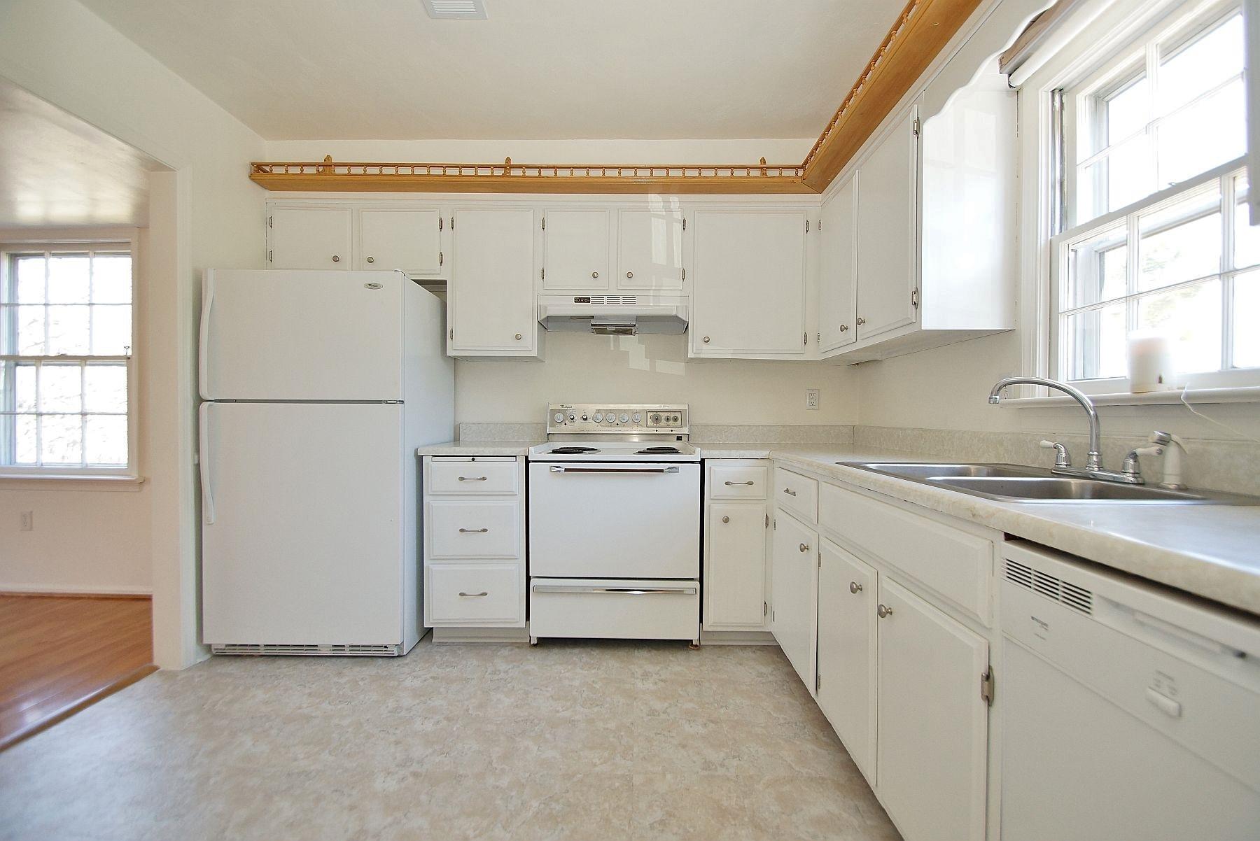 6128 Plantation Road Roanoke, VA 24019 - Photo 11 of 39 11