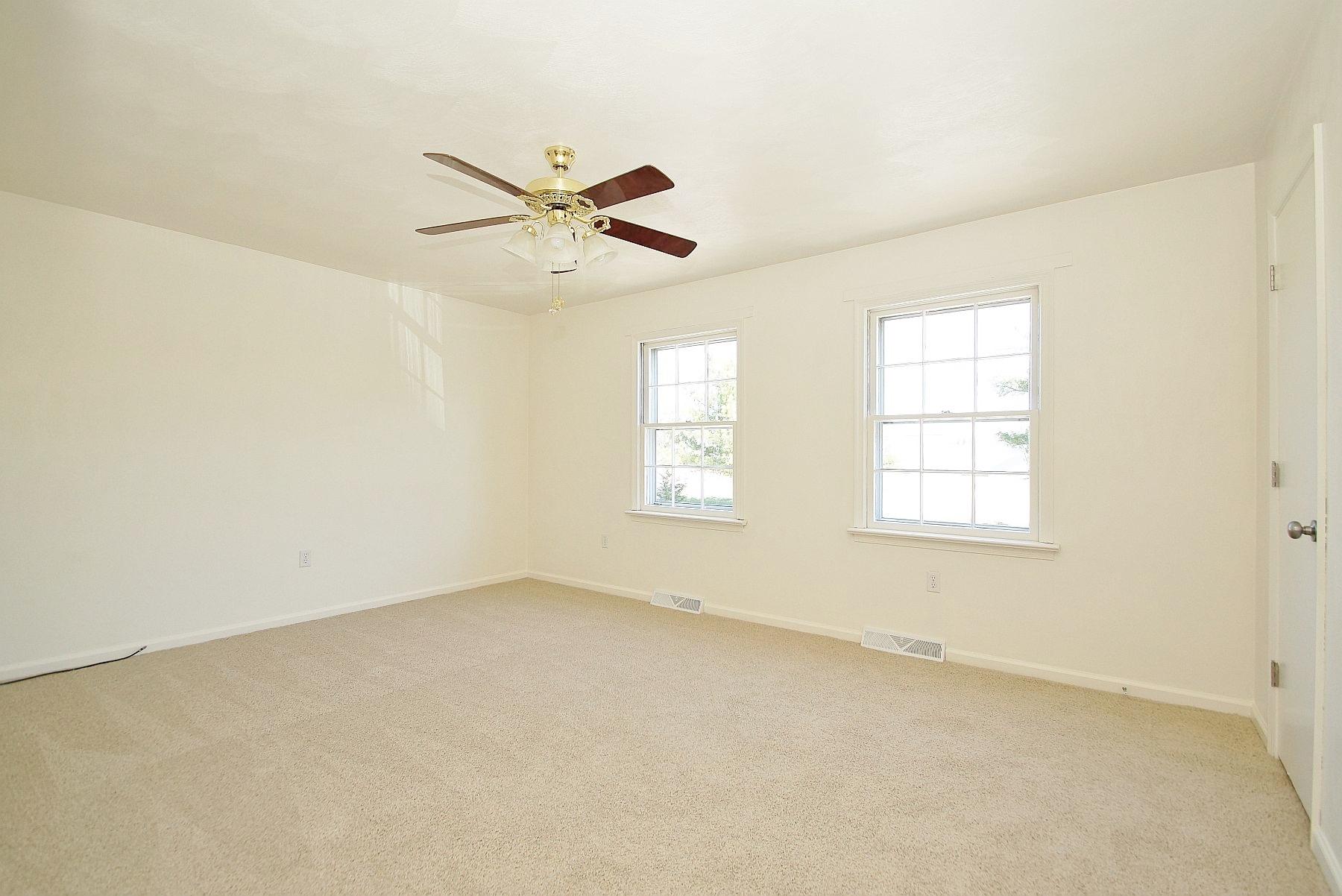 6128 Plantation Road Roanoke, VA 24019 - Photo 13 of 39 13