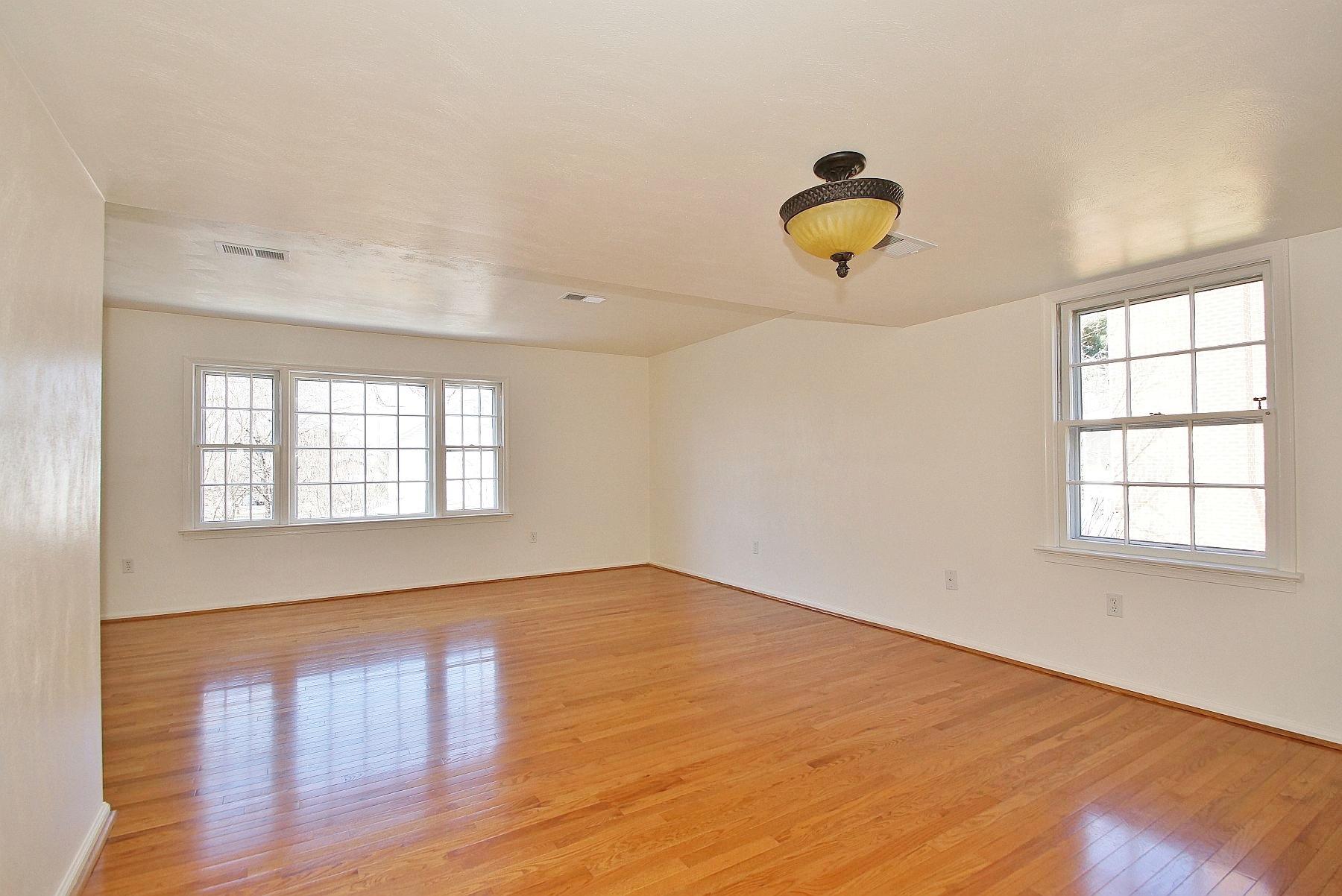 6128 Plantation Road Roanoke, VA 24019 - Photo 4 of 39 4