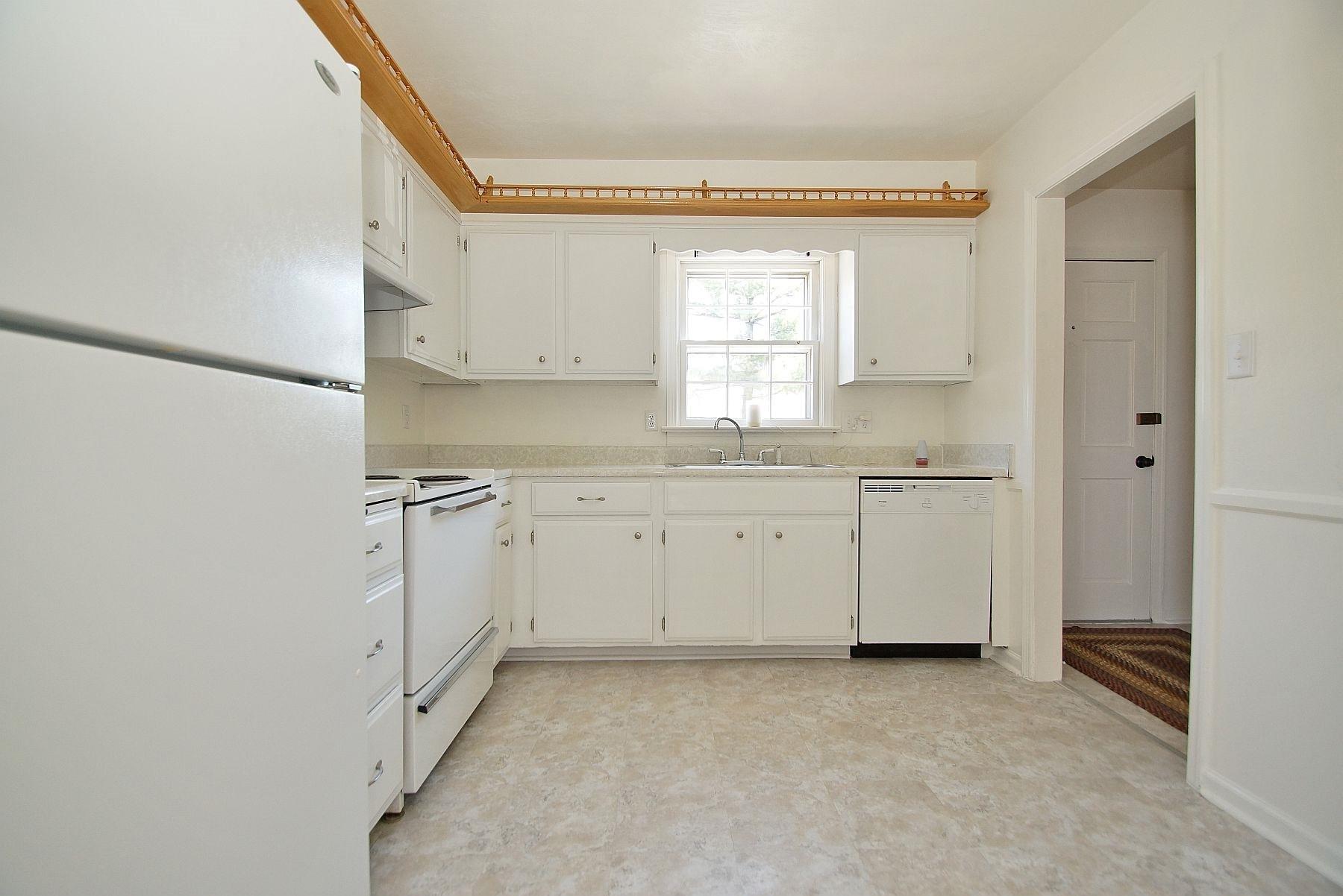 6128 Plantation Road Roanoke, VA 24019 - Photo 10 of 39 10