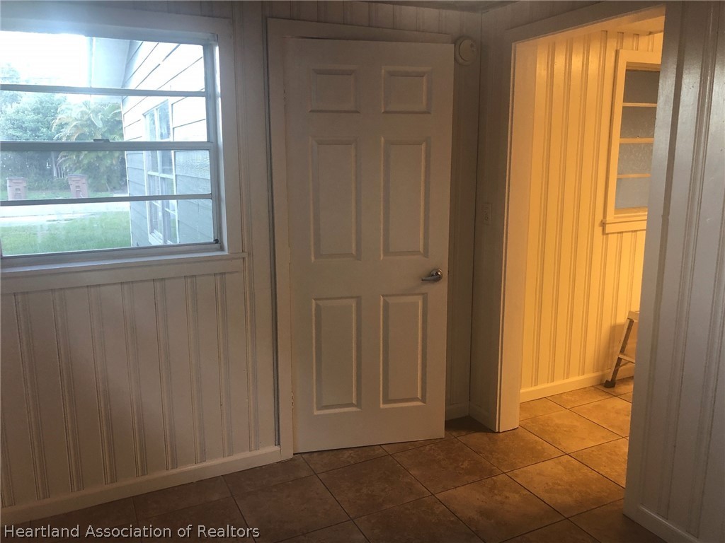 313 Heard Bridge Road Wauchula, FL 33873 - Photo 20 of 20 an empty room with windows