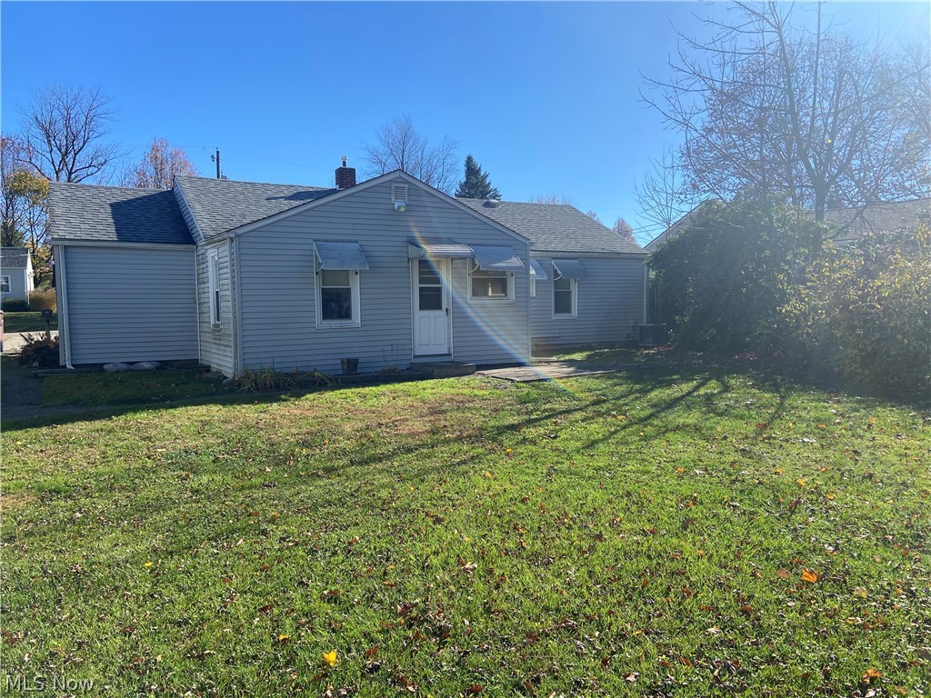 1655 Manor Avenue Northwest Canton, OH 44708 - Photo 2 of 25 Gallery Image 2
