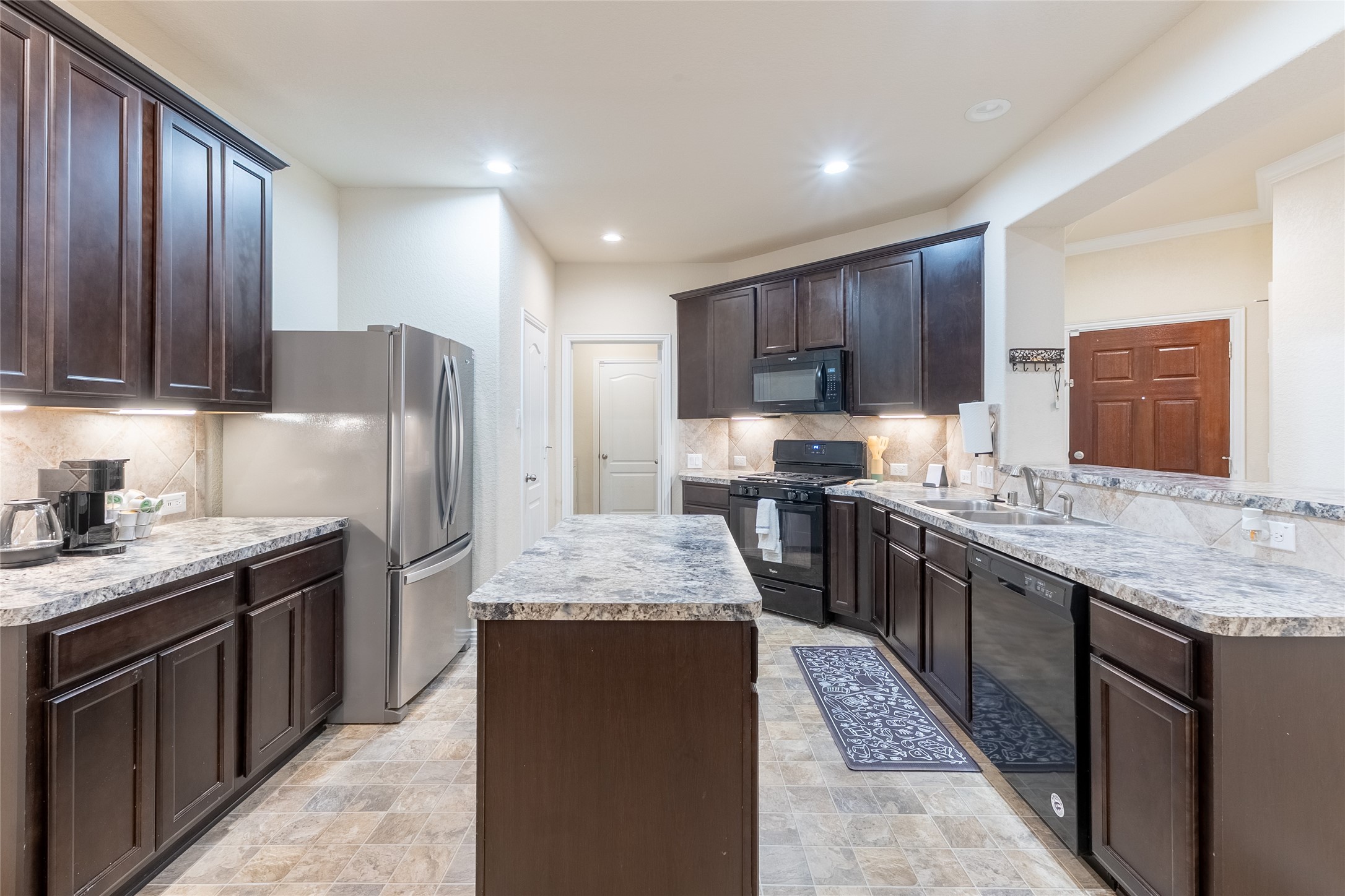11413 Hackmatack Way Houston, TX 77066 - Photo 9 of 33