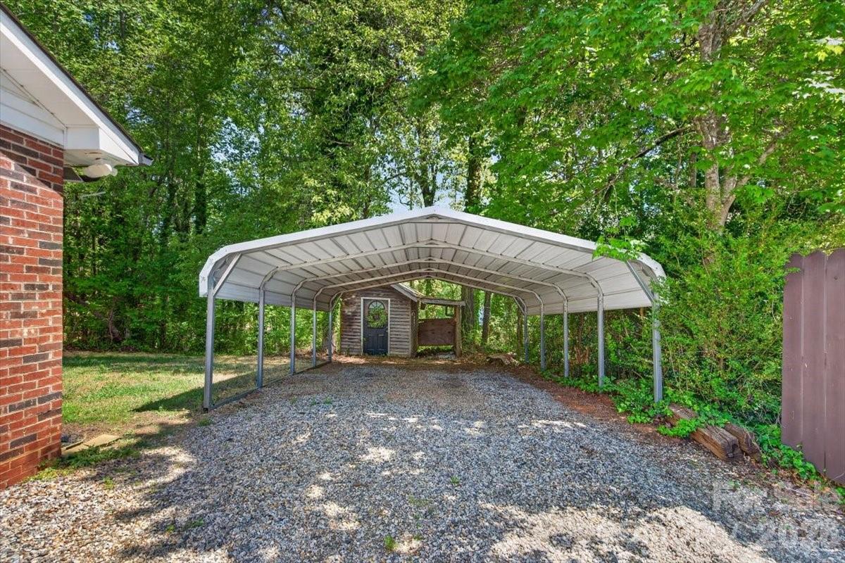 7142 Little Mountain Road Sherrills Ford, NC 28673 - Photo 5 of 45