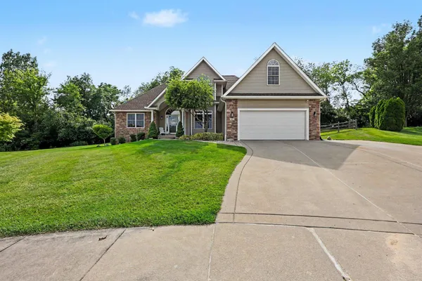 $469,900 | 612 Hickory Ridge Drive, Tecumseh, MI 49286