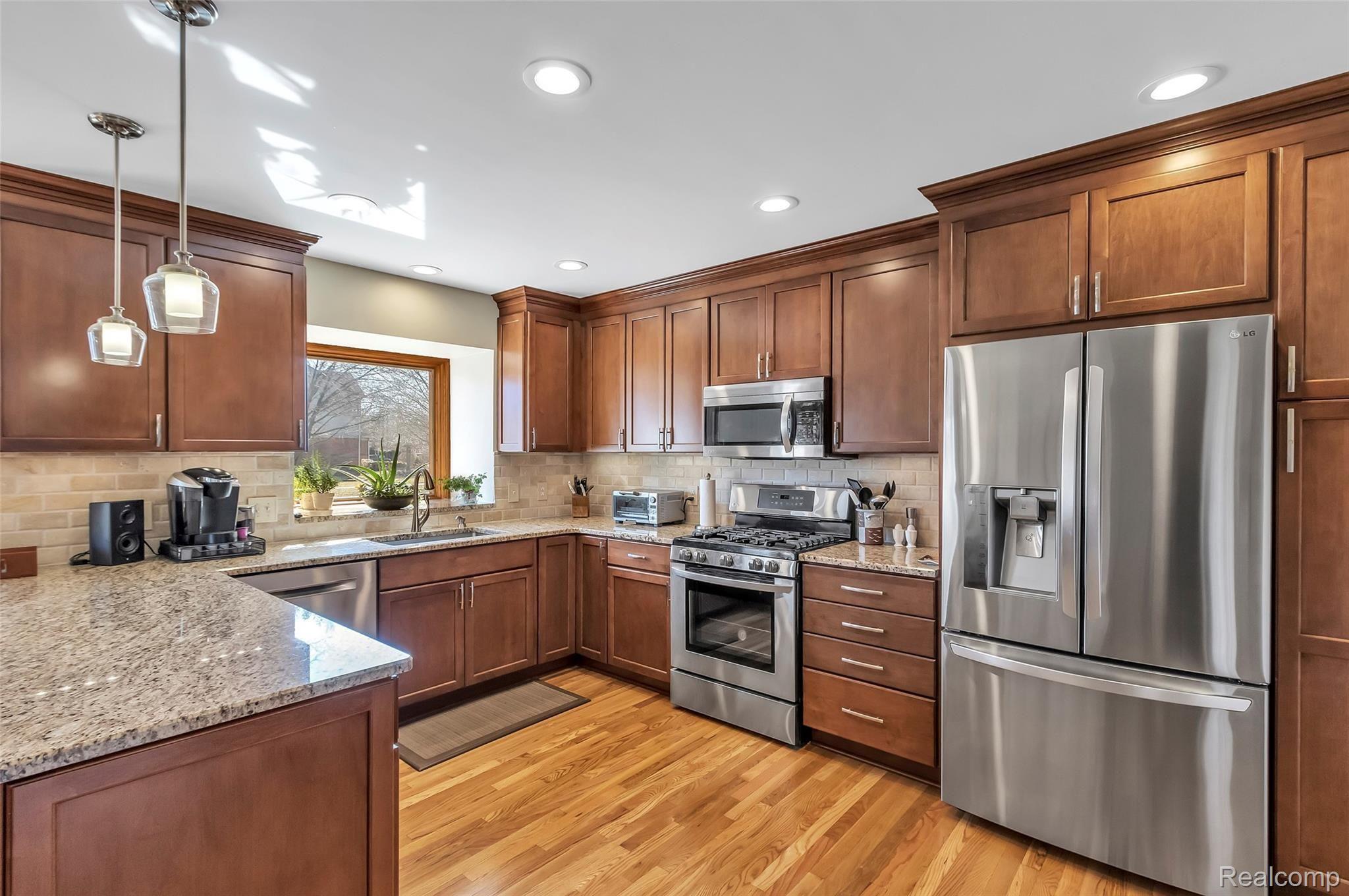45754 Hanford Road Canton, MI 48187 - Photo 13 of 45 13.jpg